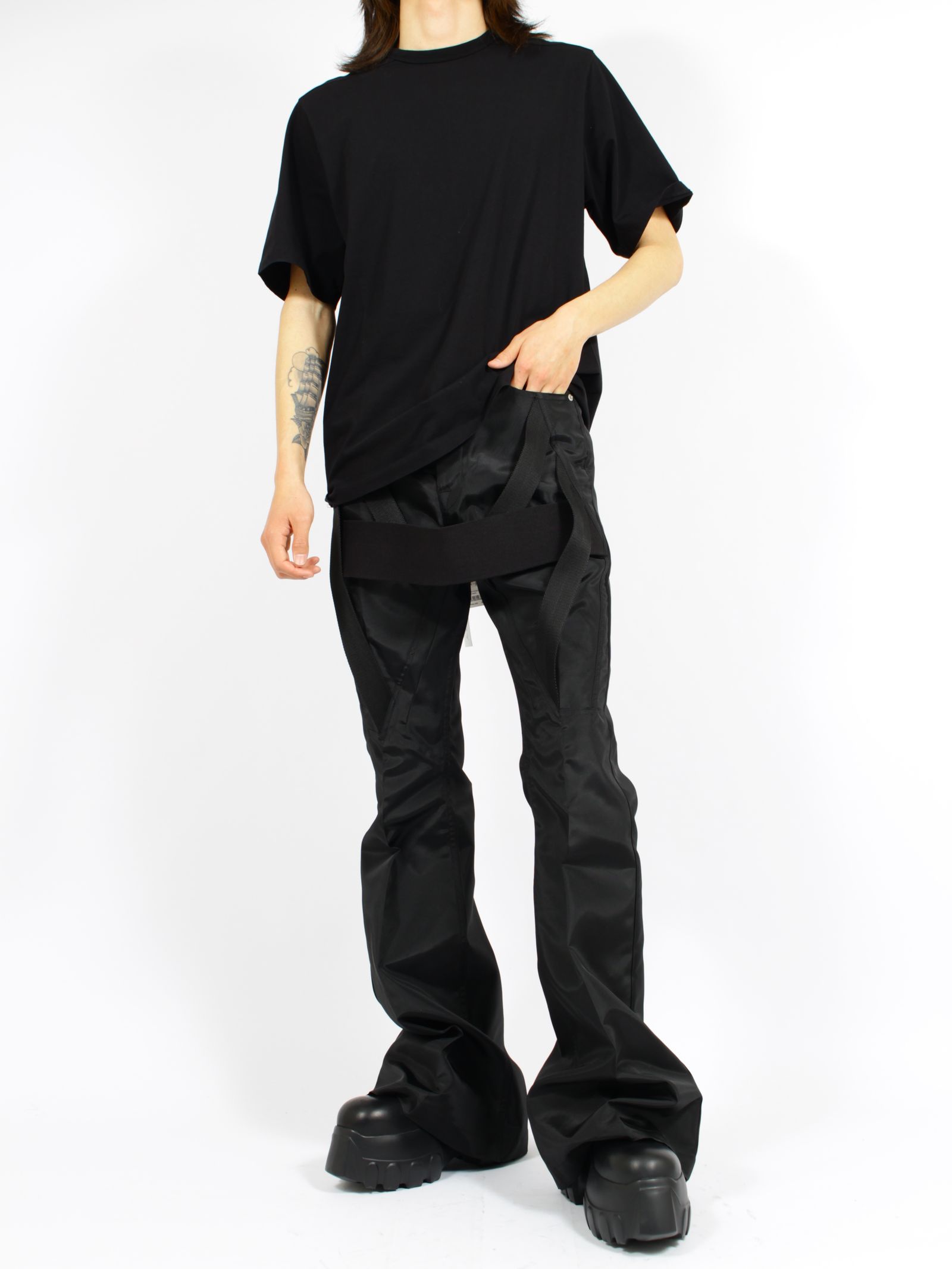 【26SS】メガストラップ ボラン フレア パンツ / MEGASTRAPPED BOLANS / ブラック