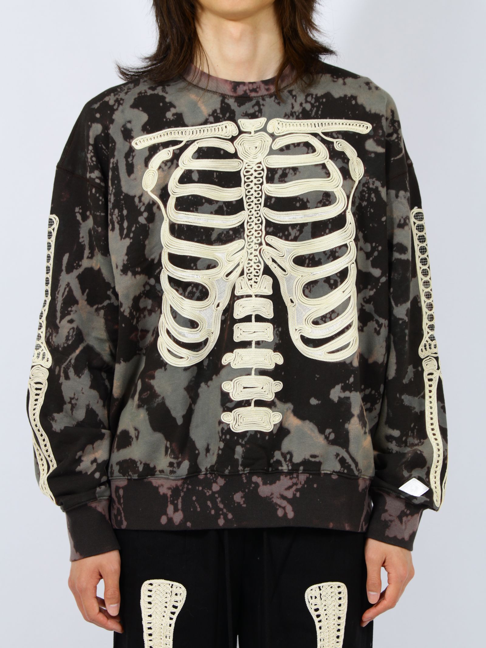 【26SS】コード 刺繍 コットン ブリーチ クルーネック セーター "ボーン" / CORD EMBROIDERED COTTON BLEACH CREWNECK SWEATER 'BONES / マルチ