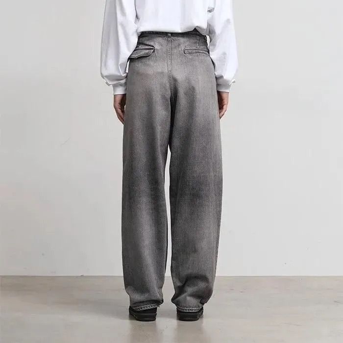 Selvage Denim Two Tuck Tapered Pants -LIGHT FADE- / BLACK LIGHT FADE