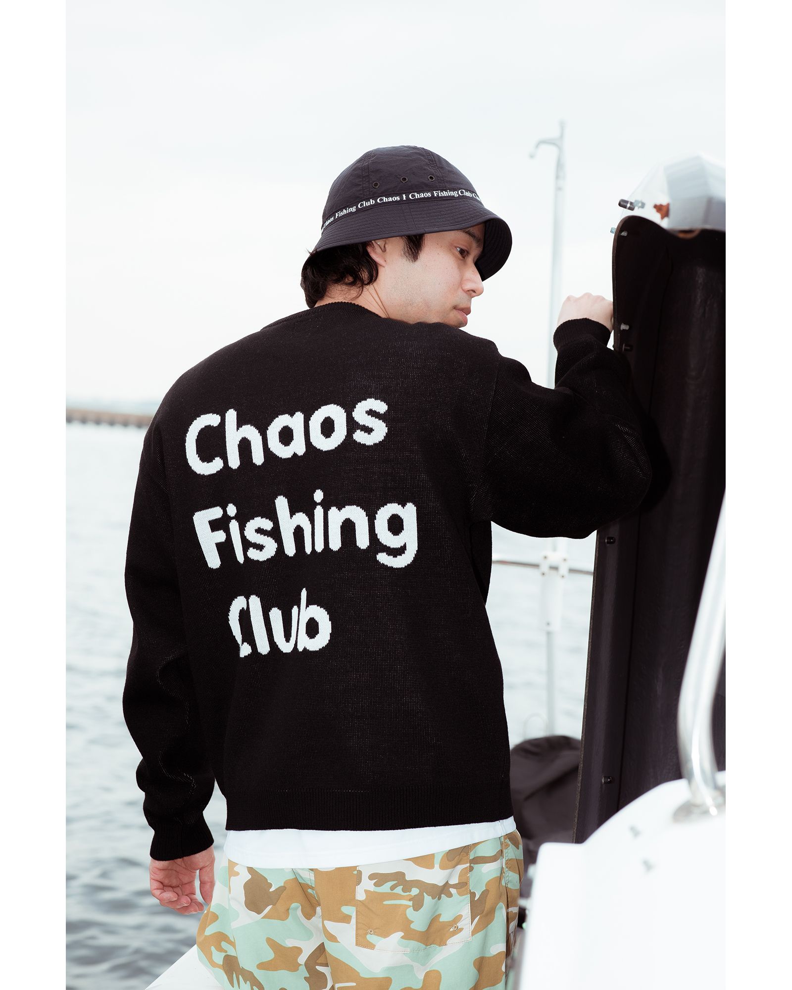 トップス21fw chaos fishing club パーカー 黒 Mサイズ 新品！ - パーカー