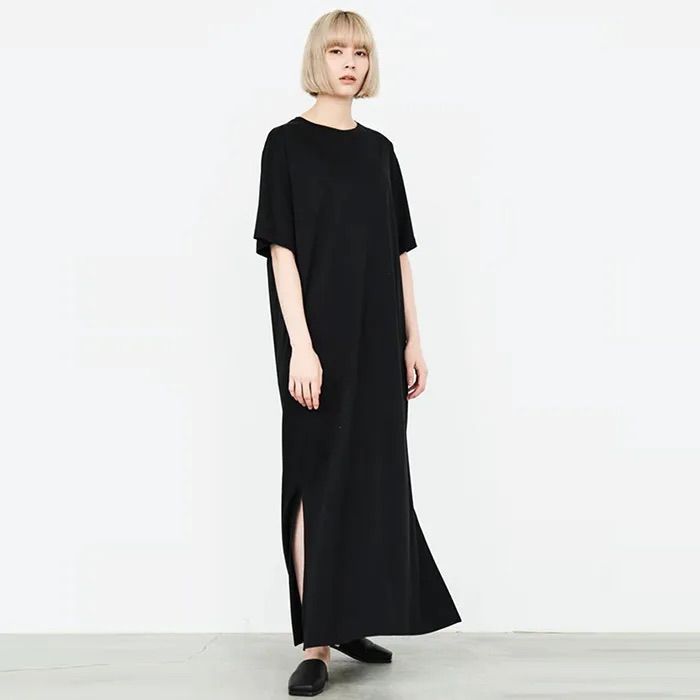 Women / Fine Smooth Crew Neck Dress / Black