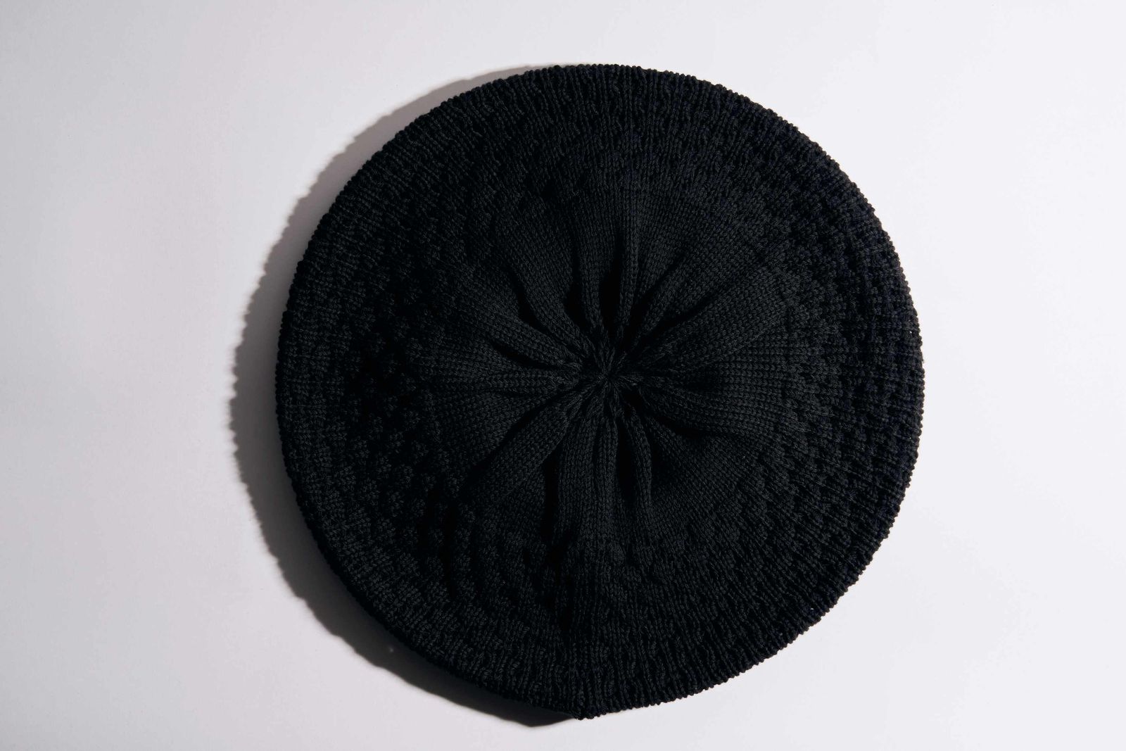 TAM / BLACK