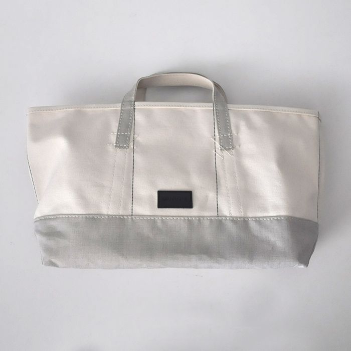 DESCENDANT - COAL BAG TOTE M raregem / WHITE | Stripe Online Store