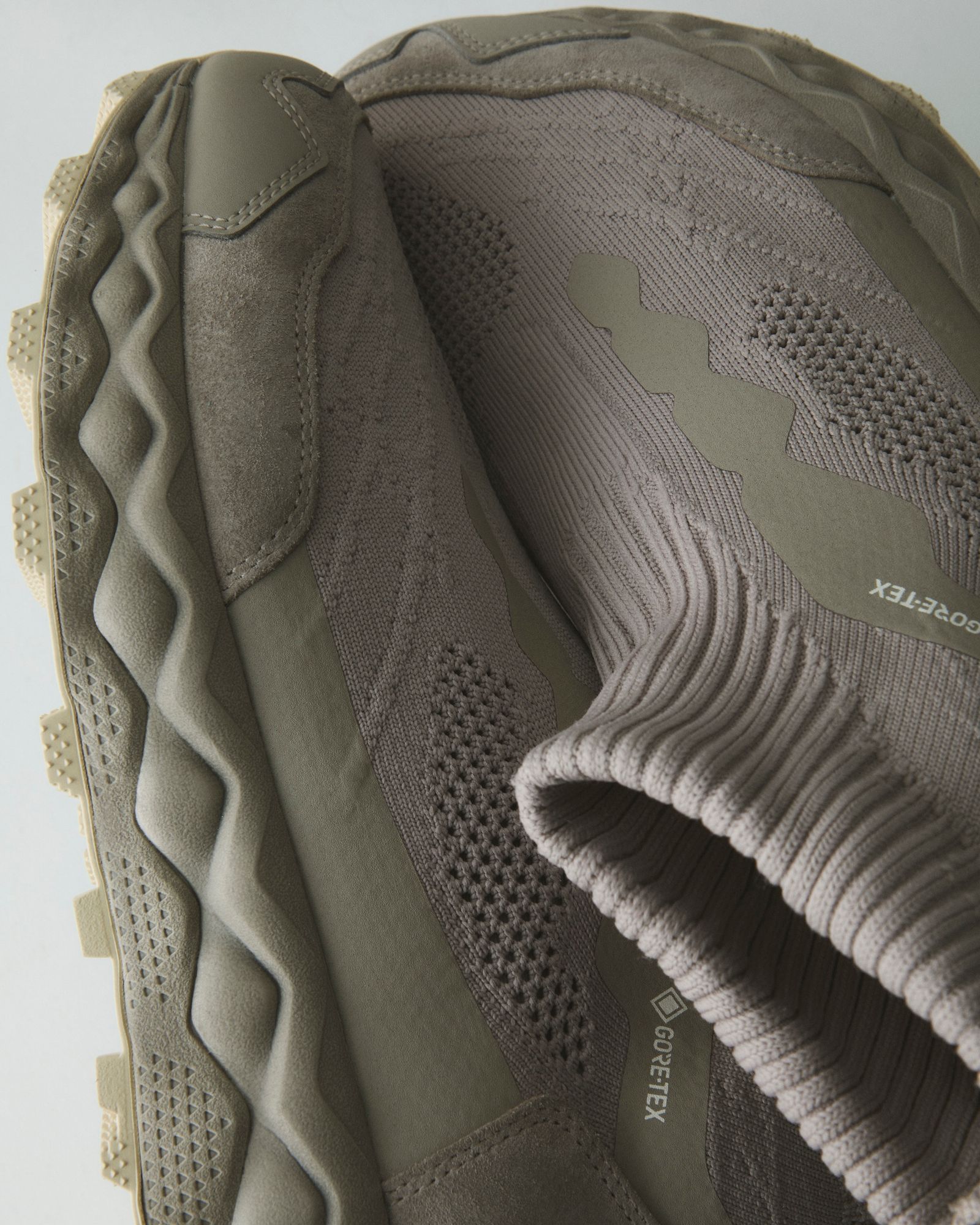 Mizuno × nonnative WAVE MUJIN LS MID GTX nonnative / VINTAGE KHAKI