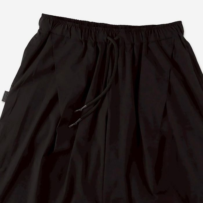 NYLON BAGGY LONG SHORTS  | BLACK