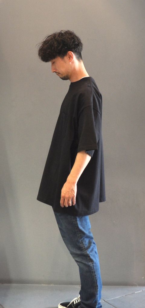 オーバーサイズT×タイトパンツ