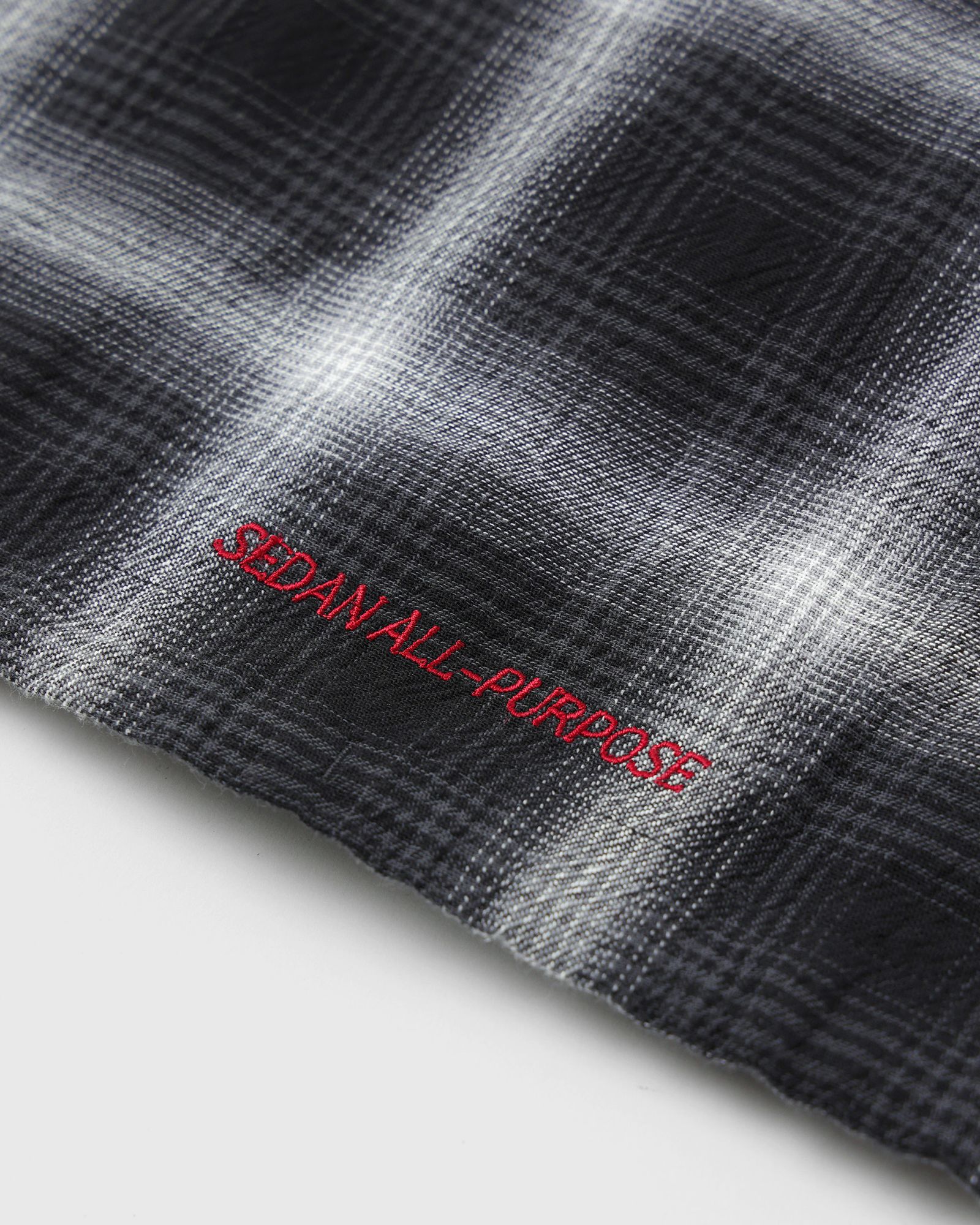 OMBRE PLAID HOODED SHIRT / BLACK PLAID