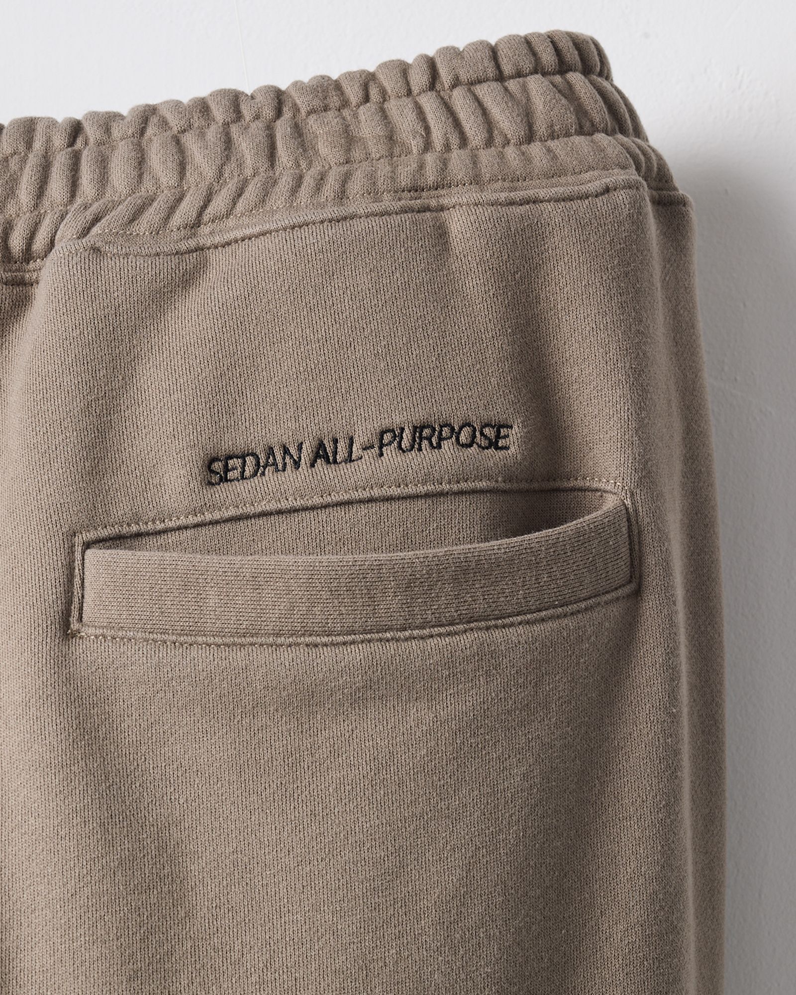 SANTA CRUZ / SCREAMING HAND SWEATPANTS / Taupe Grey