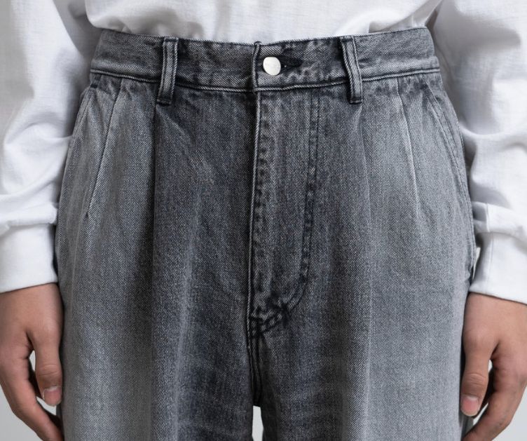 Graphpaper - Selvage Denim Two Tuck Pants -LIGHT FADE Graphpaper - Selvage Denim Two Tuck Pants -LIGHT FADE