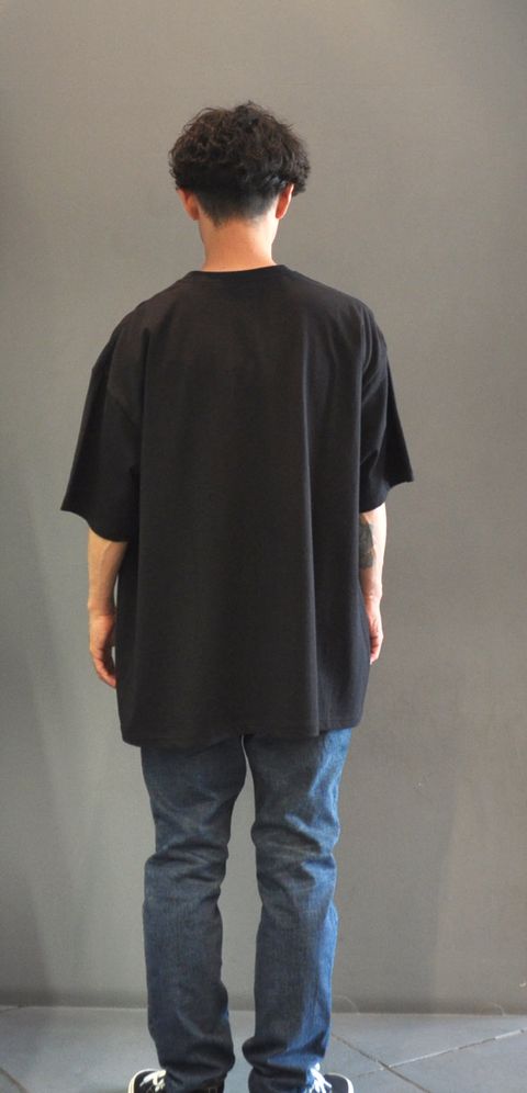オーバーサイズT×タイトパンツ