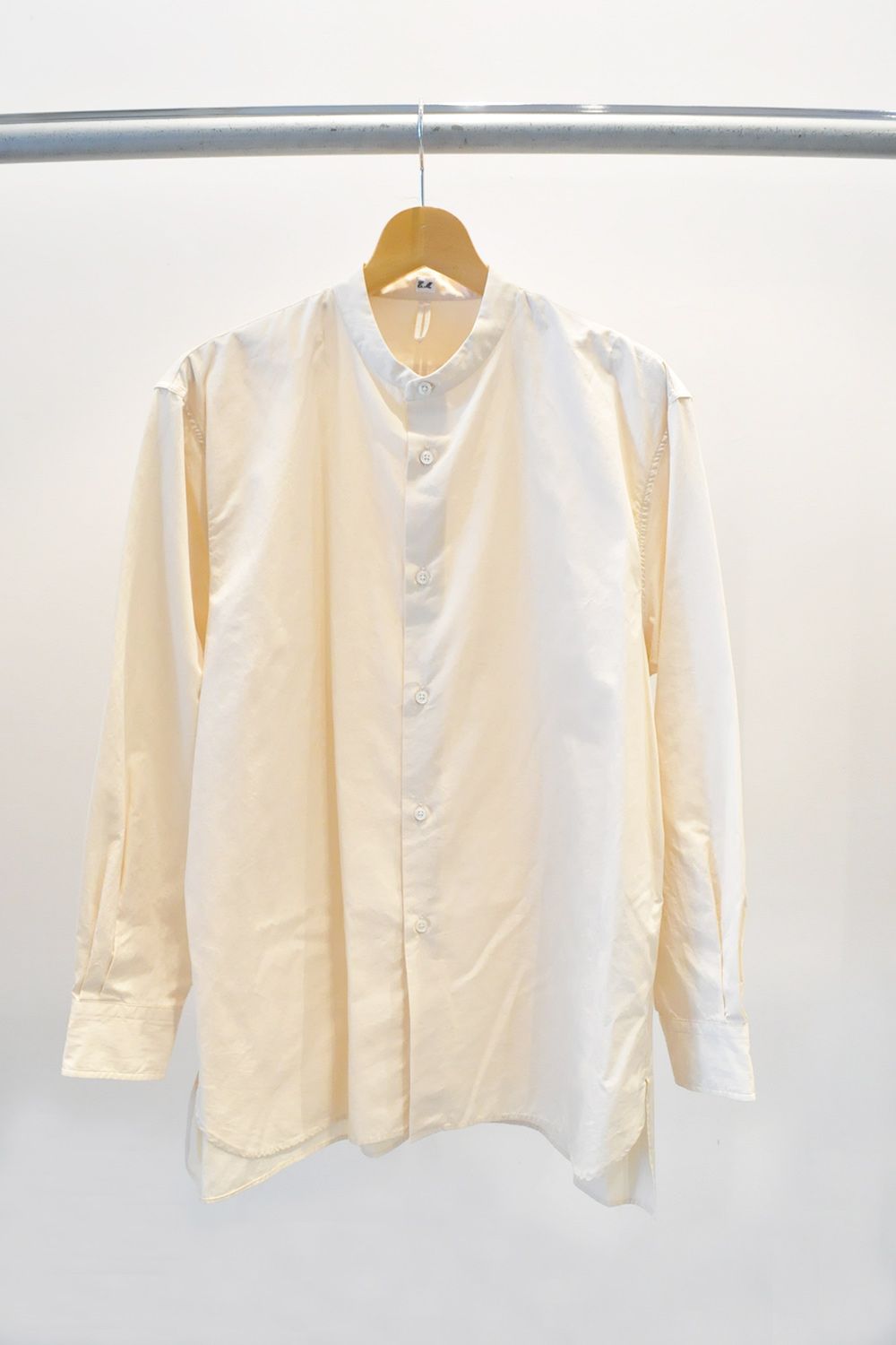 Ets.MATERIAUX - Band Collar Shirt / OFF WHITE | Stripe Online Store