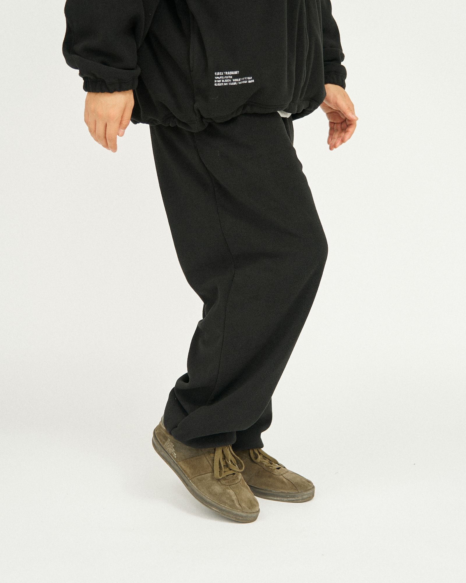 FreshService - FLEECE TRACK SUIT / BLACK | Stripe Online Store