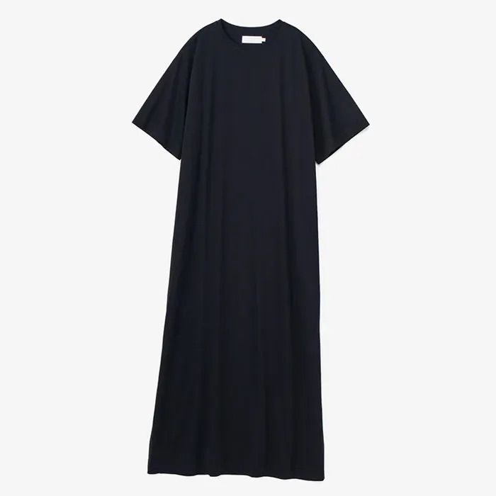 Women / Fine Smooth Crew Neck Dress / Black
