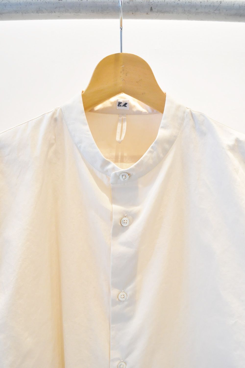 Ets.MATERIAUX - Band Collar Shirt / OFF WHITE | Stripe Online Store