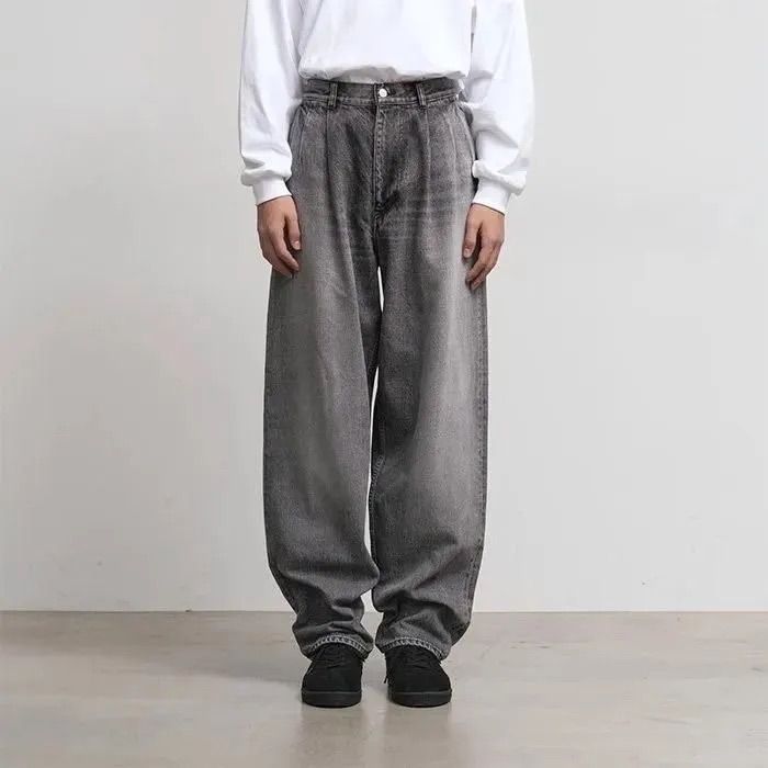 Selvage Denim Two Tuck Tapered Pants -LIGHT FADE- / BLACK LIGHT FADE