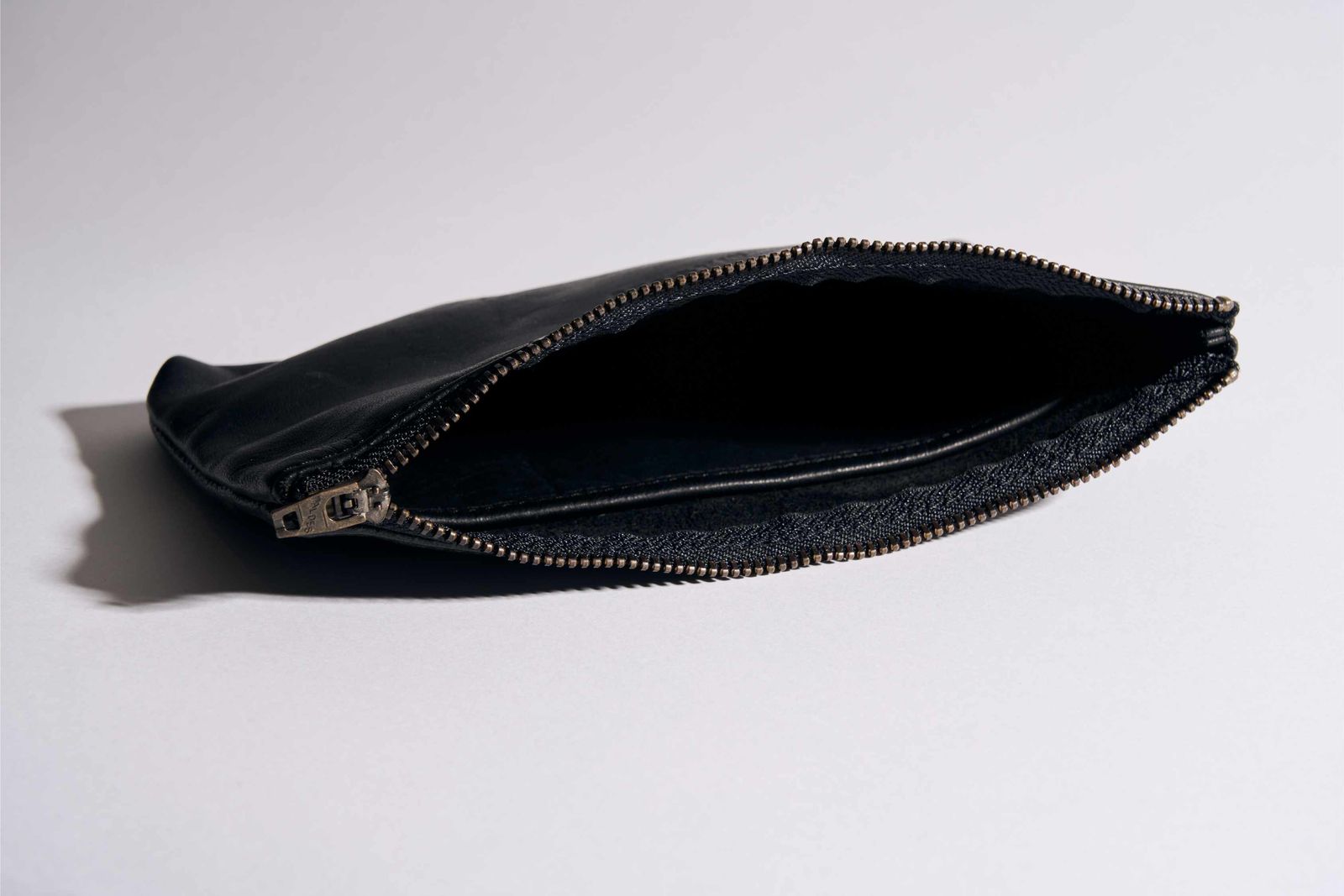 LEATHER PORCH M / BLACK