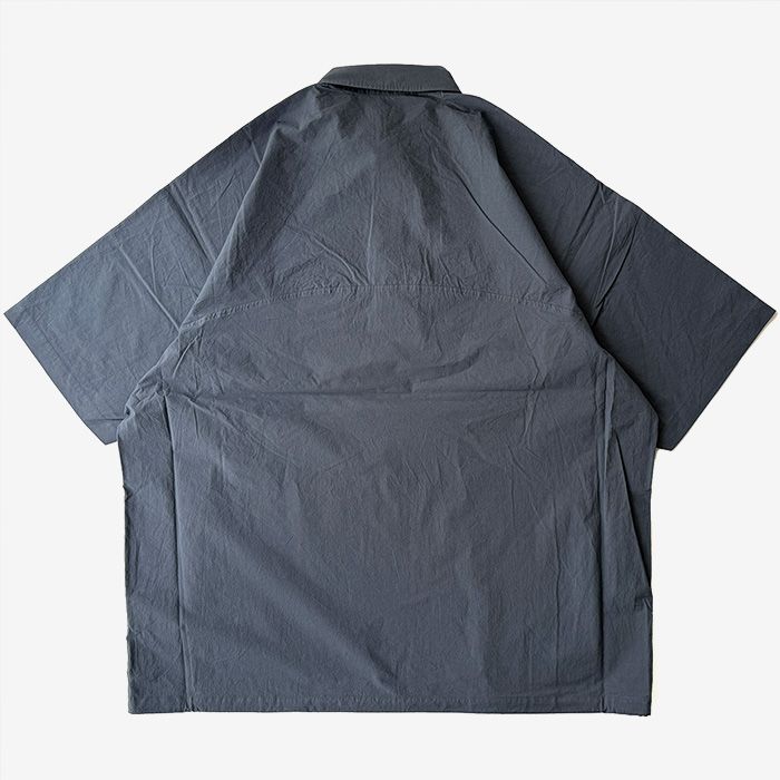 CRISP COTTON ANORAK S/S SHIRT / GRAY