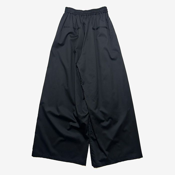 Women / Silicon Poplin Two Tuck Easy Wide Pants / Black