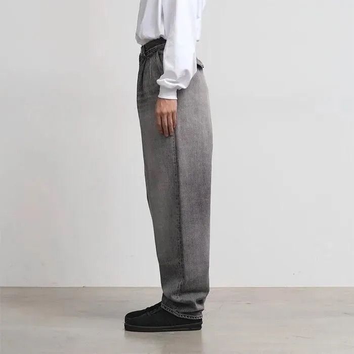 Selvage Denim Two Tuck Tapered Pants -LIGHT FADE- / BLACK LIGHT FADE