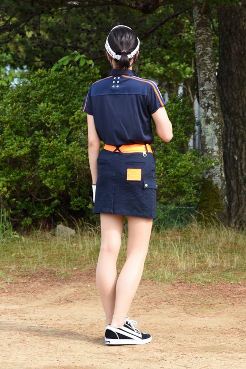 《RUSSELUNO》 ネイビー×ネイビー+オレンジの差し色でセットアップ風のコーディネート