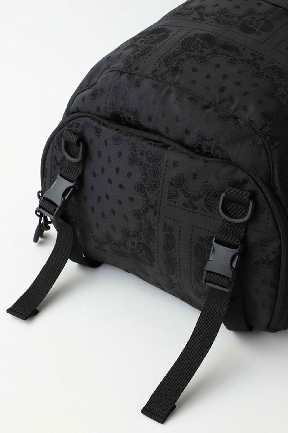 【人気定番商品】MILLS LOGO ADVENTURE BACKPACK / ブラック