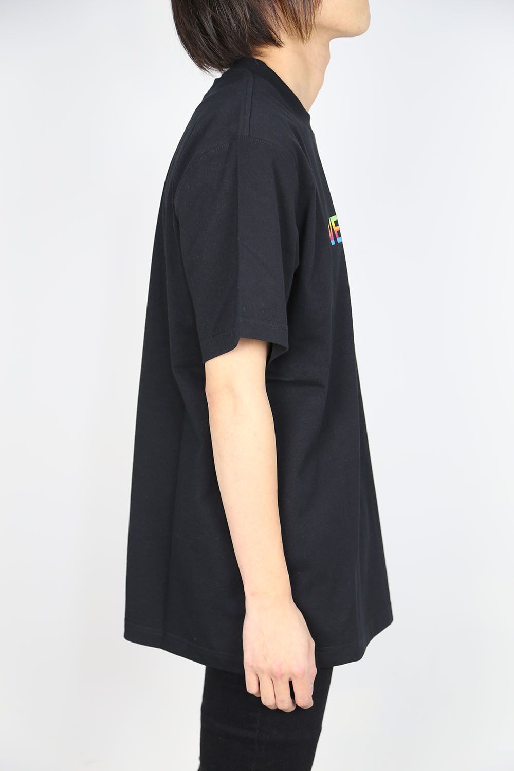 THINK DIFFERENTLY LOGO T-SHIRT / ブラック