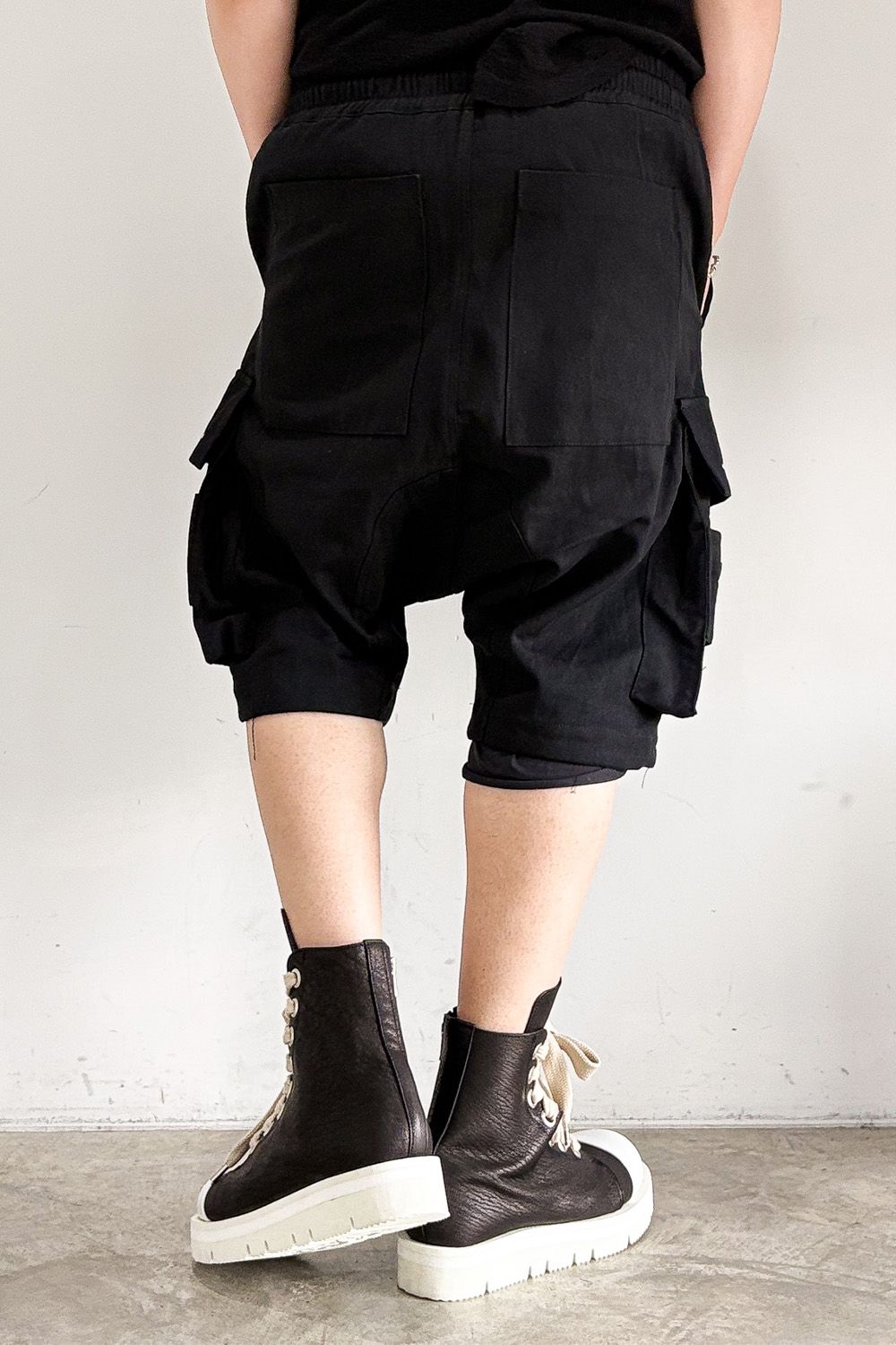 CARGO SHORTS / ブラック