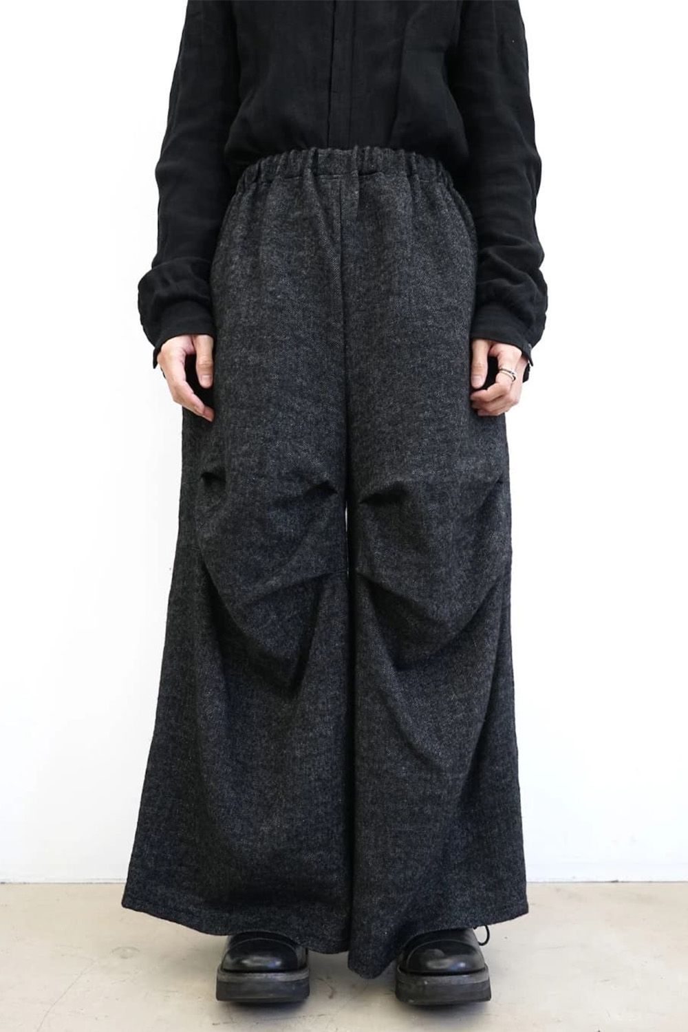 Knee-Tucked Easy Pants