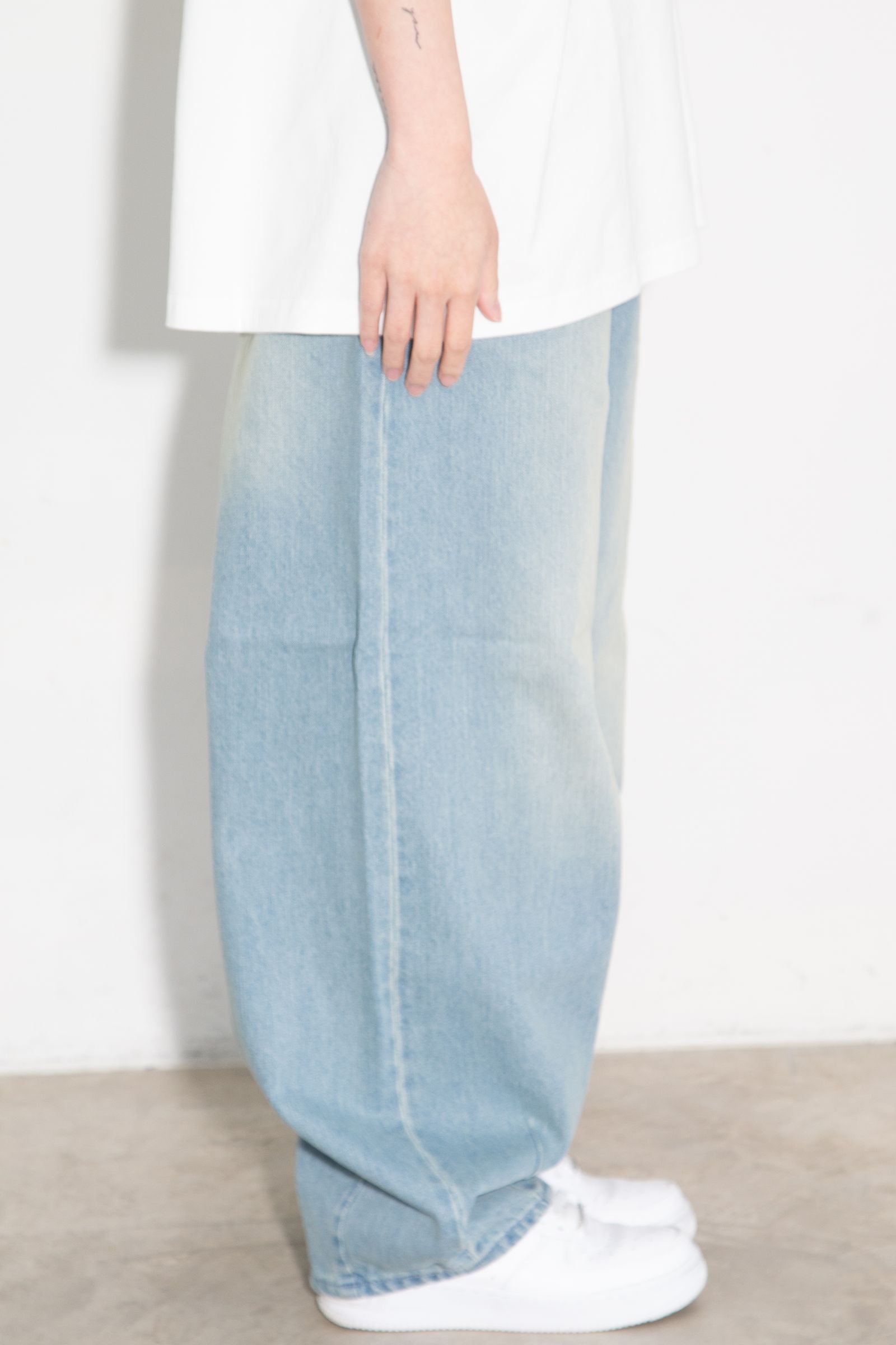 TUCK WIDE LEG DENIM PANTS / ライトインディゴ