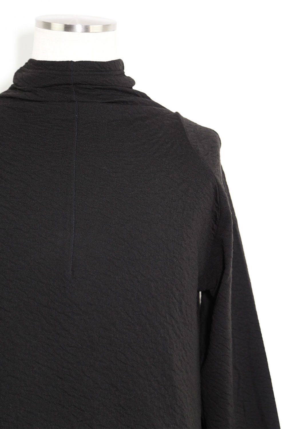MOCK NECK LONG SLEEVE T-SHIRT 223-303 / シボ加工モックネックロングスリーブTee / ブラック