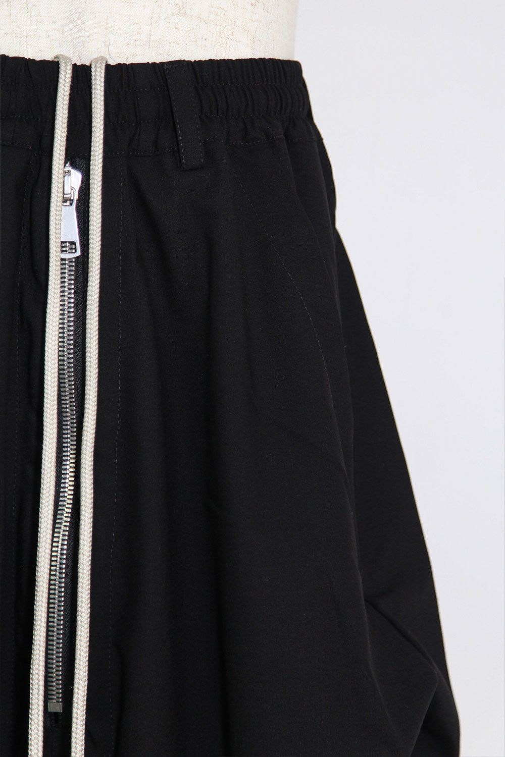 [ラスト1点 サイズ1] サマーウールタックショーツ / Summer Wool Tuck Shorts / ブラック / ag-11020-2