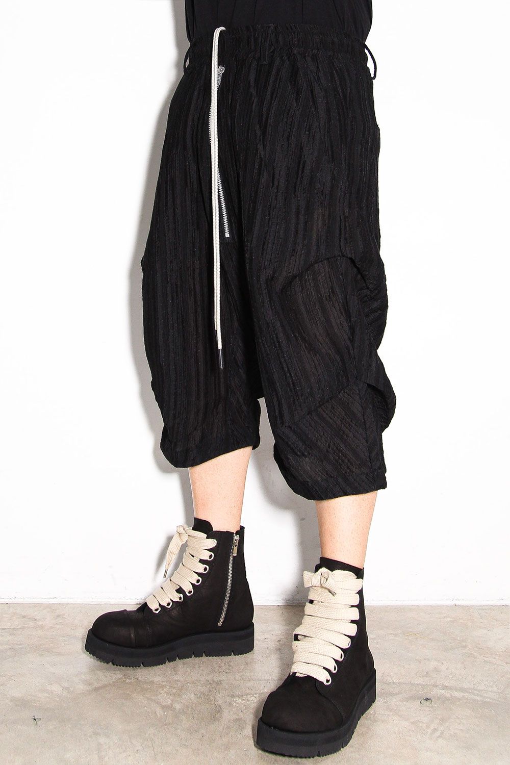 シアー楊柳タックショーツ / Sheer Yo-Ryu Tuck Shorts / ブラック