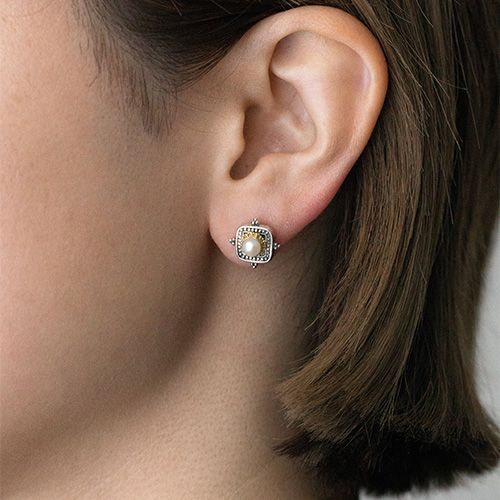 Cyclades Small Stud Square Earrings（Pearl） / GA004