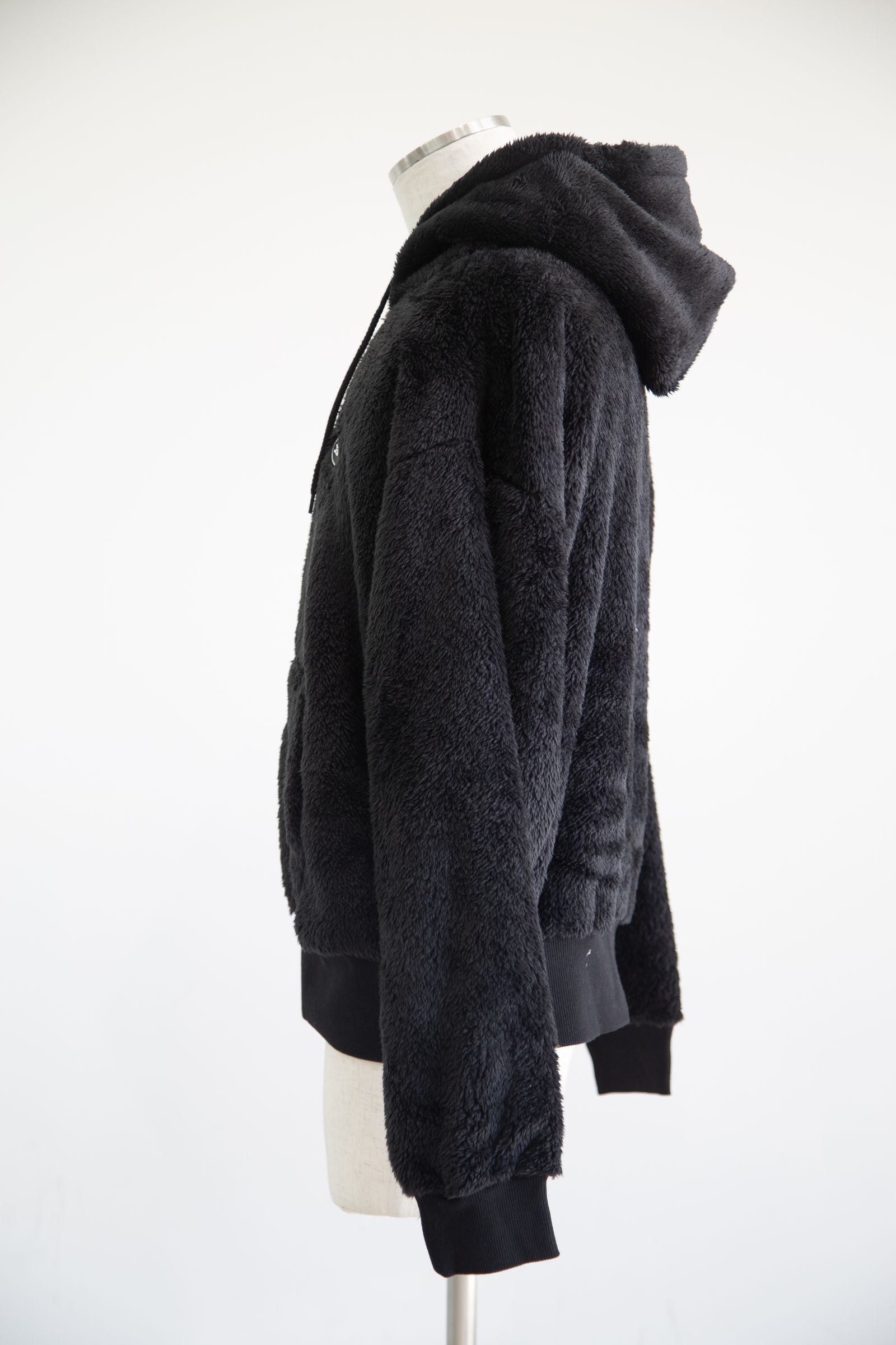 [ラスト1点 サイズS] FLUFFY ZIP UP HOODIE / ブラック