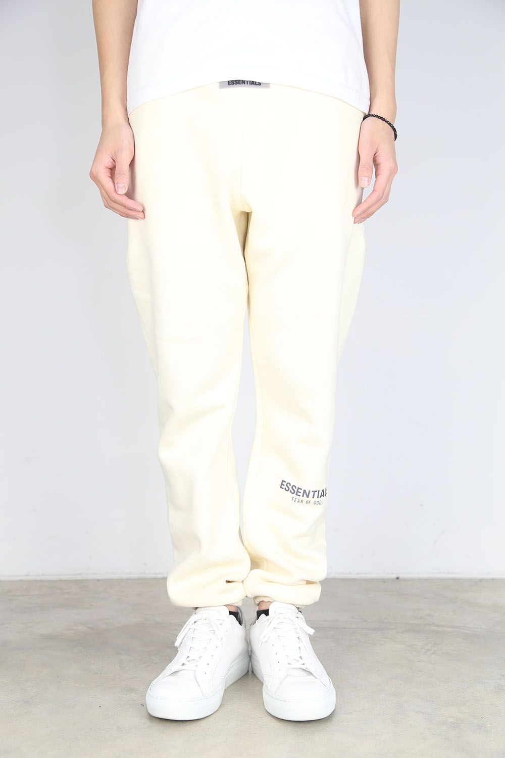 FRONT LOGO REFLECTOR SWEAT PANTS / クリーム