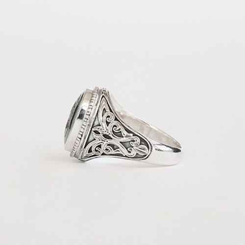 Antelope Signet Ring / GR053