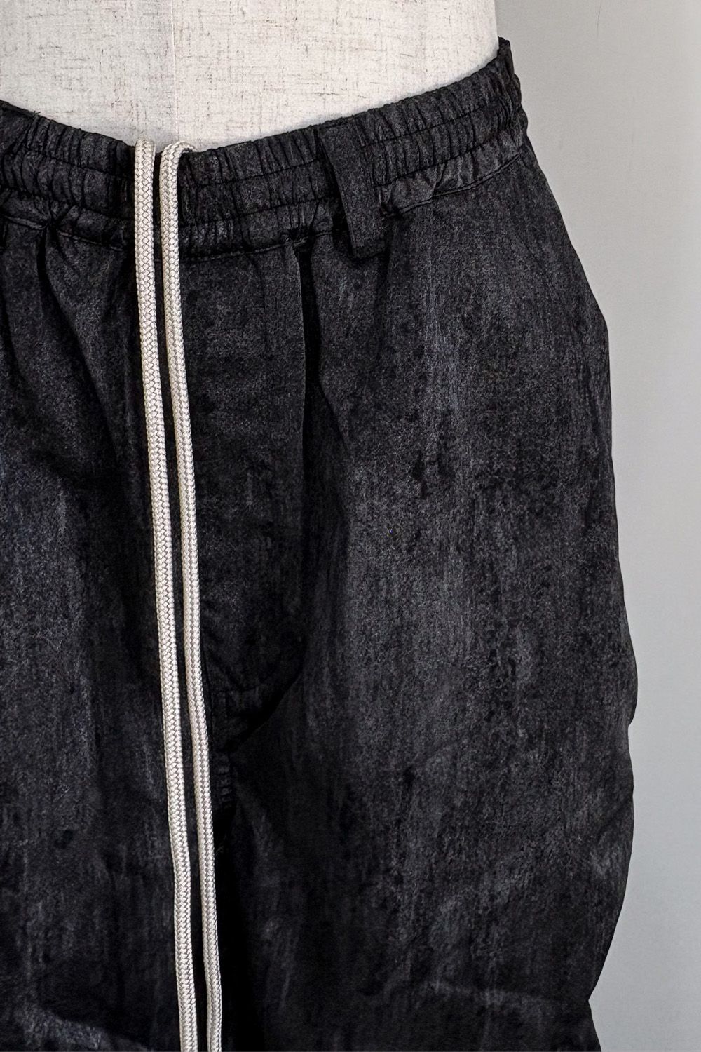 TUCK WIDE / ブラック