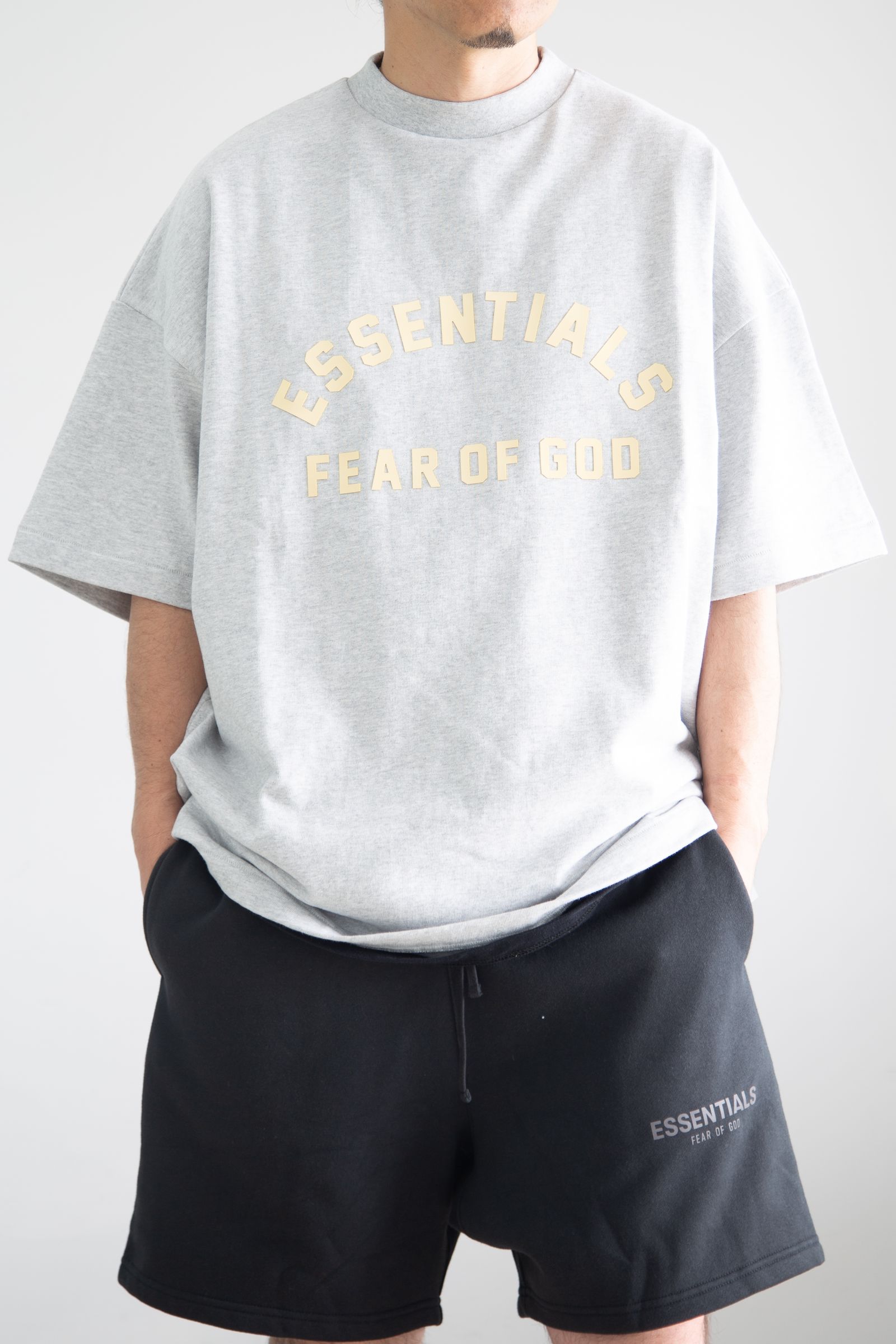 FOG ESSENTIALS - 24SS FRONT LOGO SS TEE / セイル | Tempt