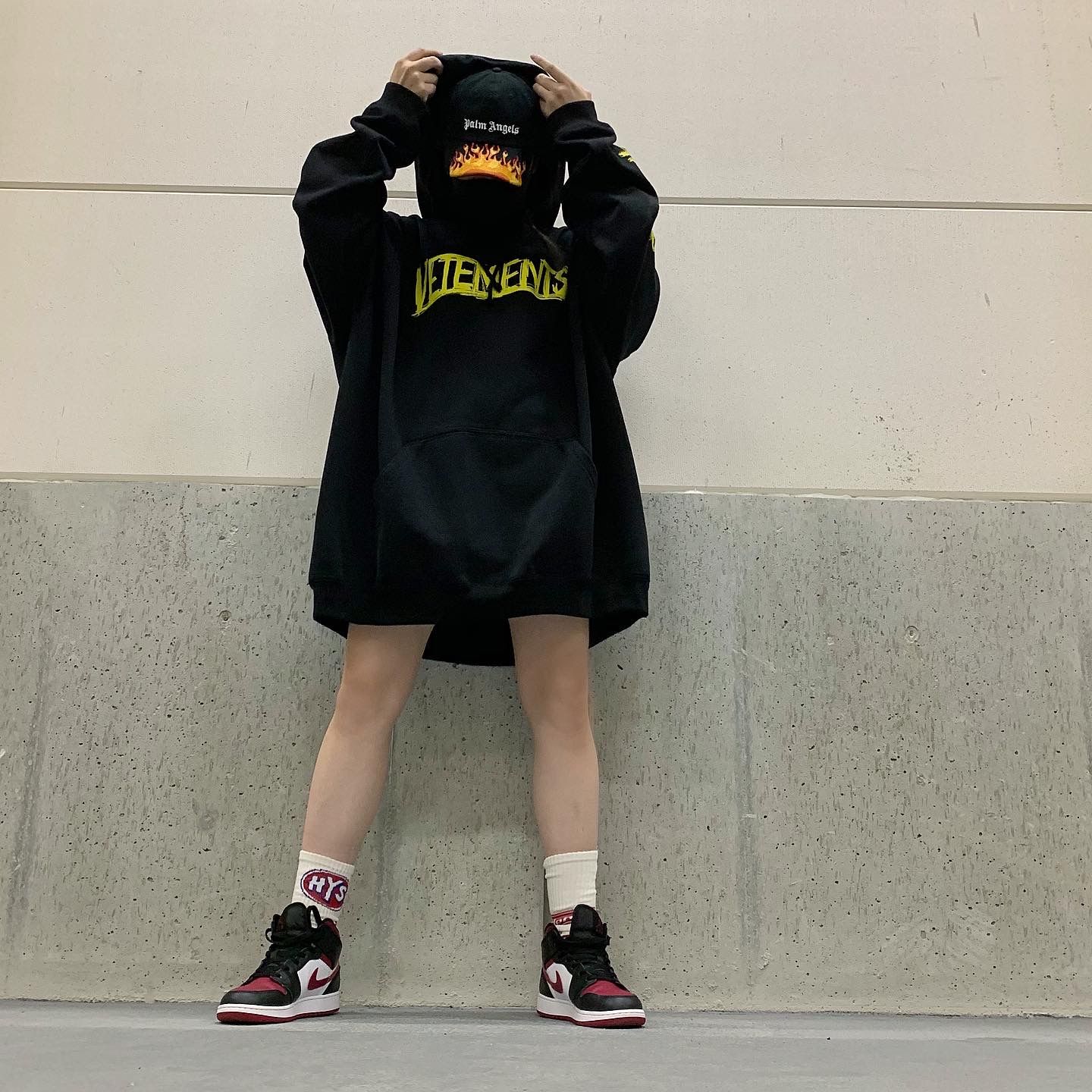 サイズSヴェトモン VETEMENTS ワールドツアー　パーカー