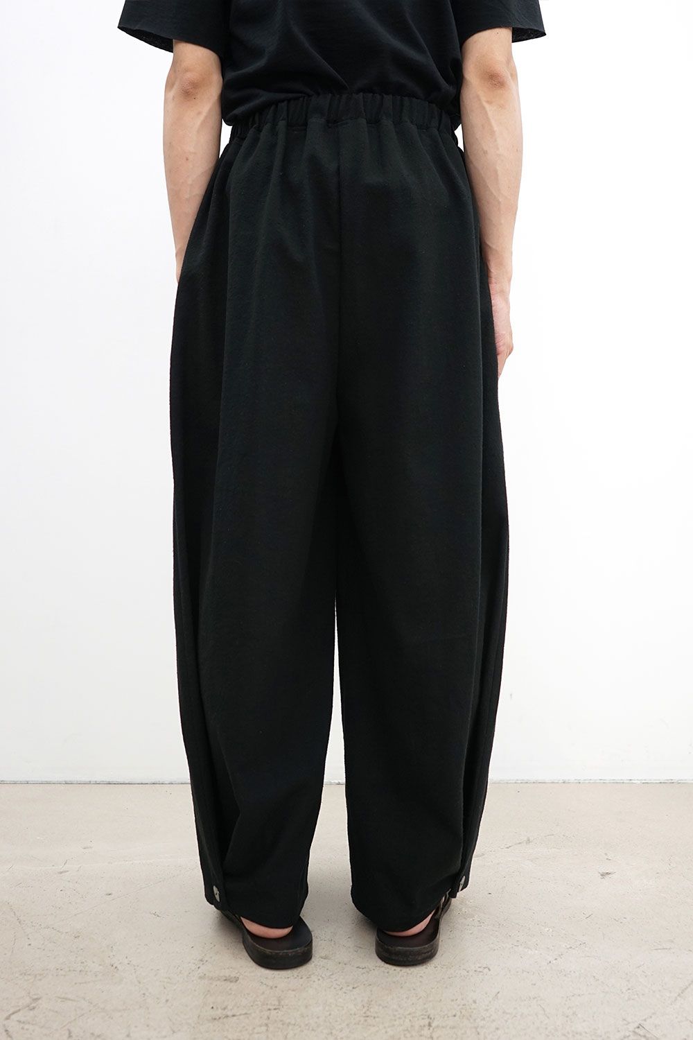 Wide Easy Pants with Hem Button / ブラック