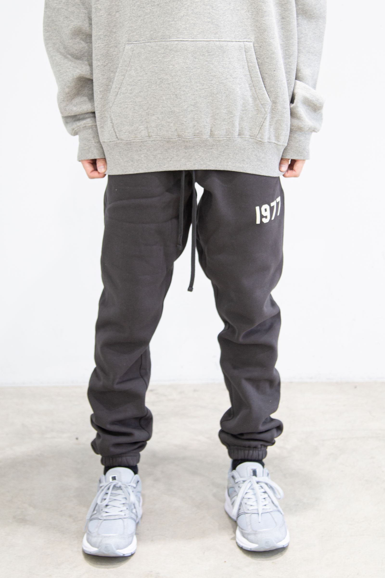 22SS 1977 SWEAT PANTS / アイアン - S