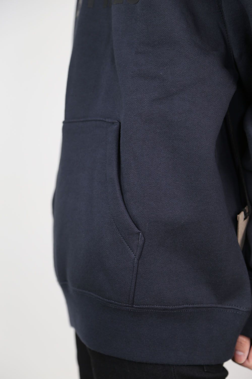 FRONT LOGO HOODIE / ネイビー
