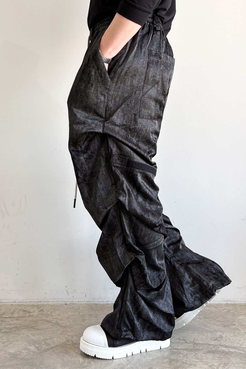 TUCK WIDE / ブラック