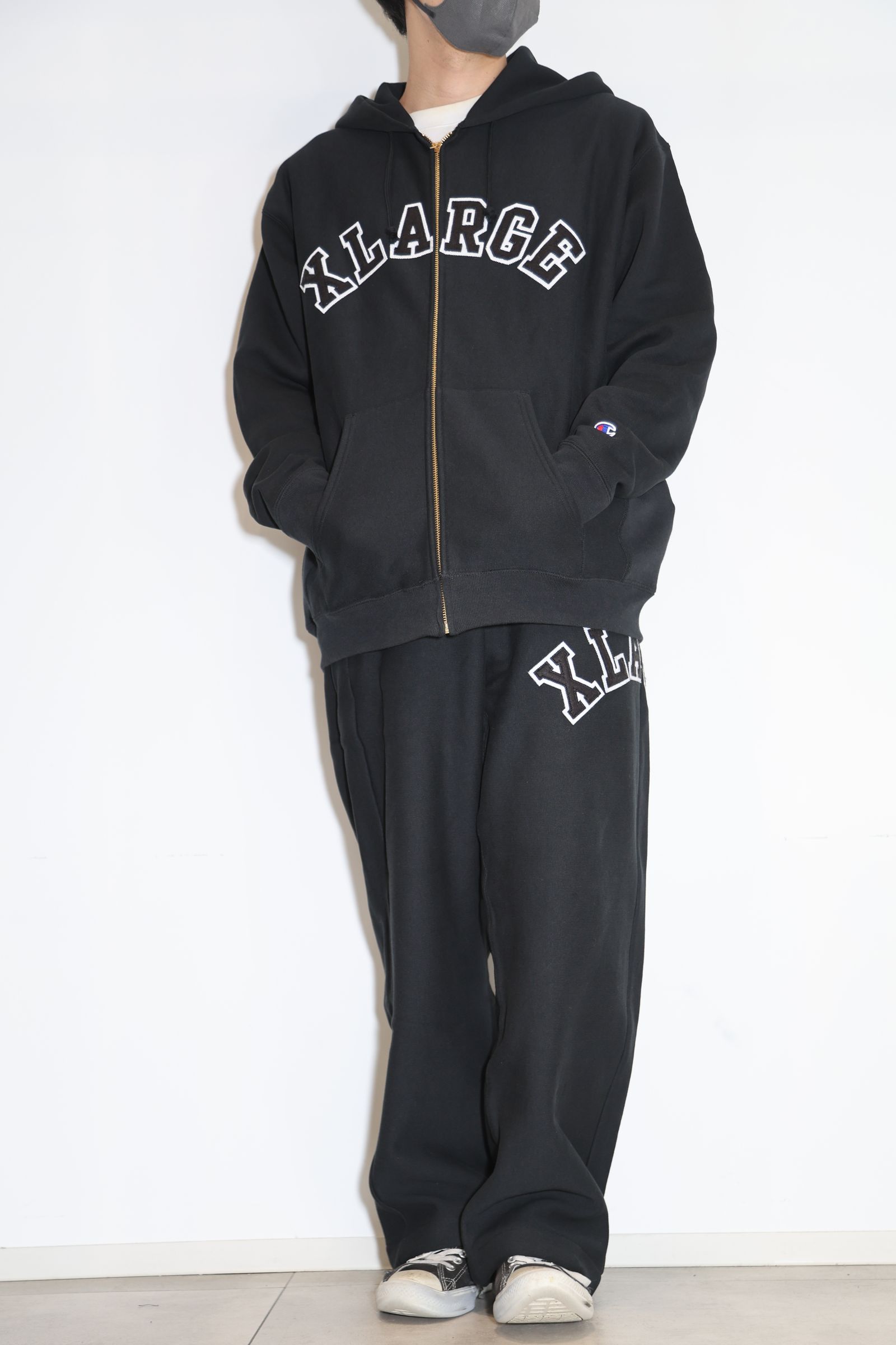 【セットアップ】XLARGE×Champion REVERSE WEAVE ZIP HOODED SWEATSHIRT・PANTS / ブラック