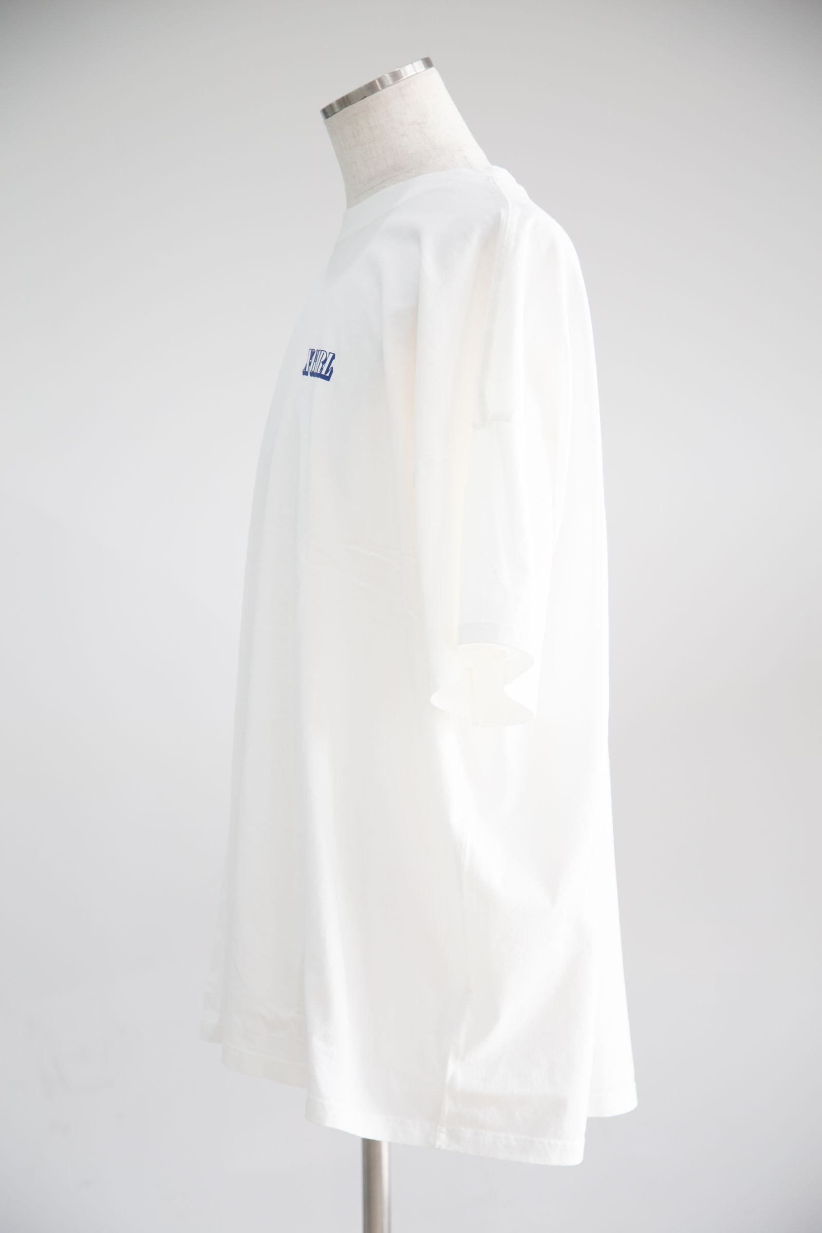 CIRCLE BACKGROUND FACE LOGO S/S BIG TEE DRESS / ホワイト