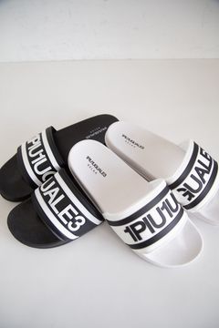ラインロゴシャワーサンダル