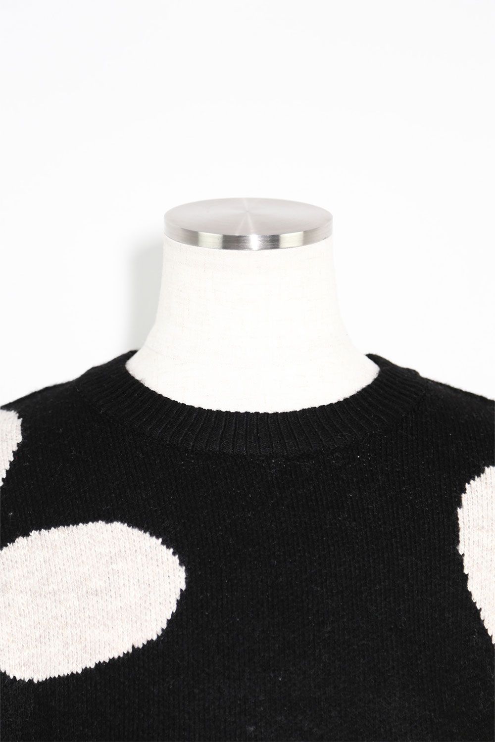 ドット模様リラックスフィットニット / Polka Pattern Knit Top / ブラック×ベージュ / ag-8011