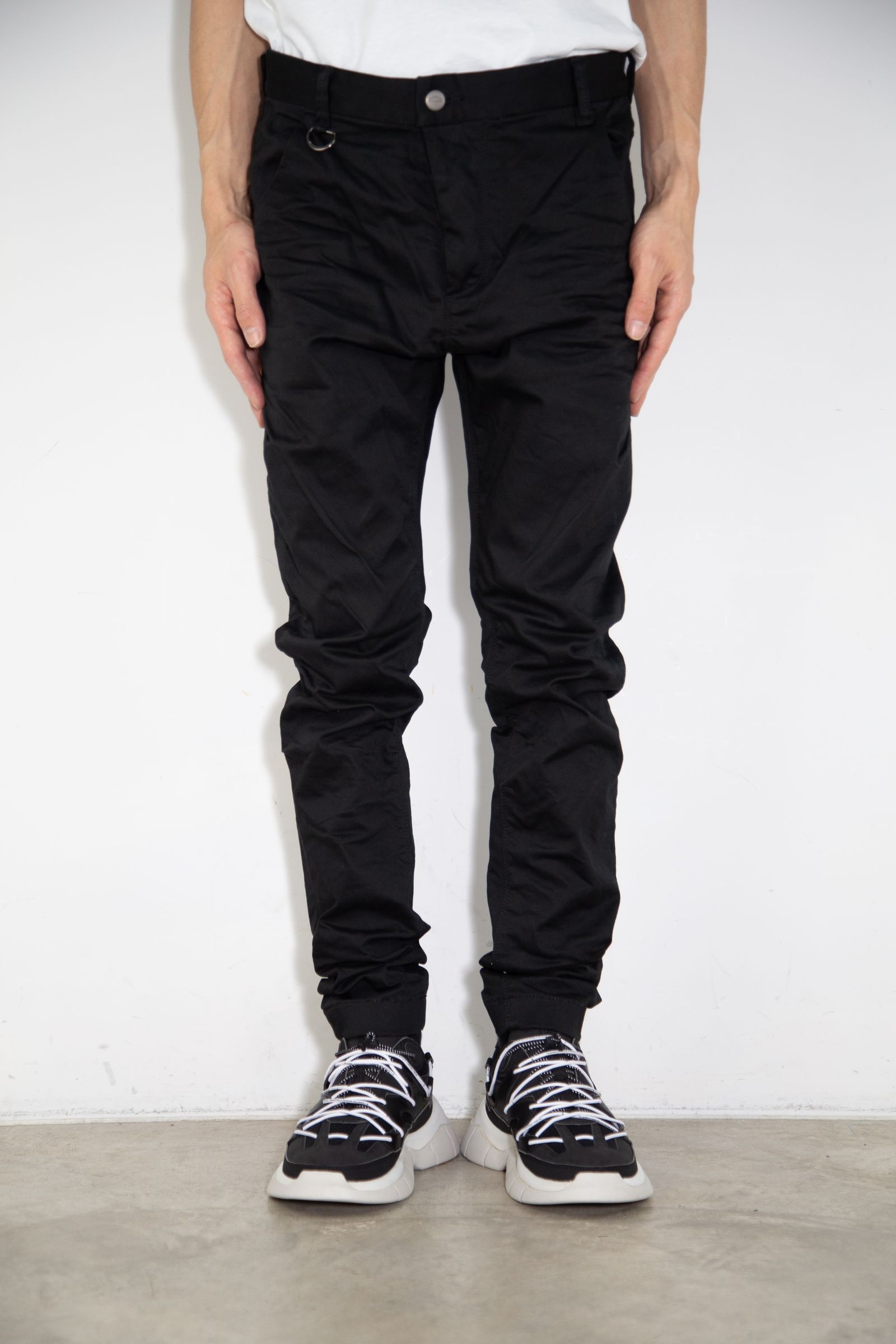 LIGHT CRASH JEANS / ソリッドブラック