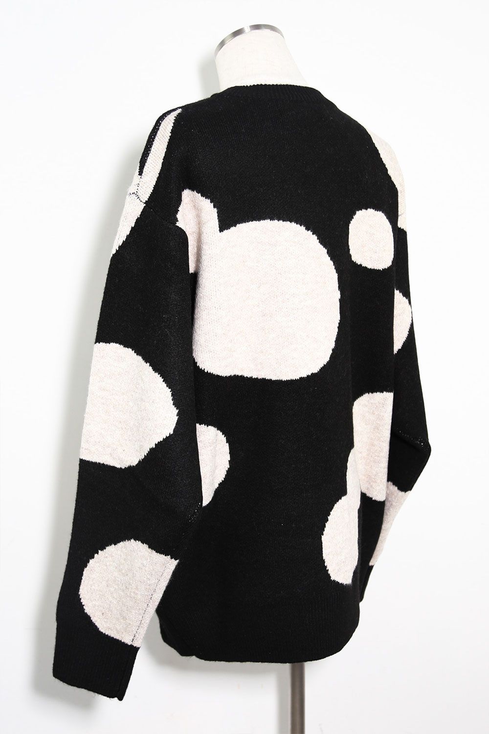 ドット模様リラックスフィットニット / Polka Pattern Knit Top / ブラック×ベージュ / ag-8011