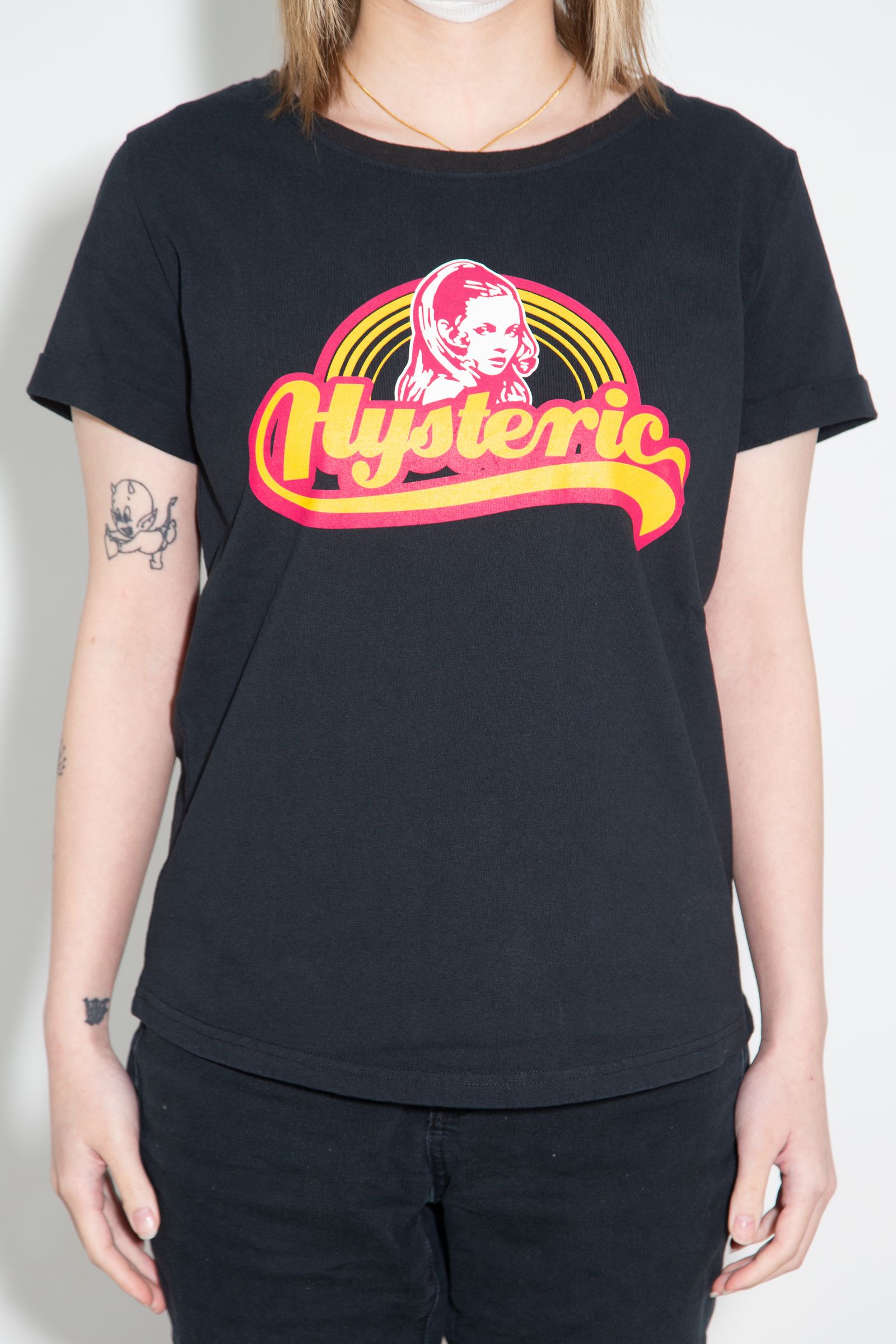 LIVING IN THE RAINBOW Tシャツ / ブラック